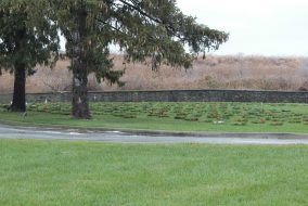 Wreaths-across-america-at-Finns-Point-Cemetery-1-of-105-91-Select-284x190