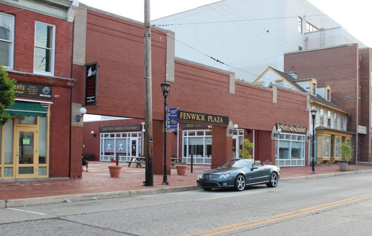 Fenwick Plaza home to the future grocery location in Salem City